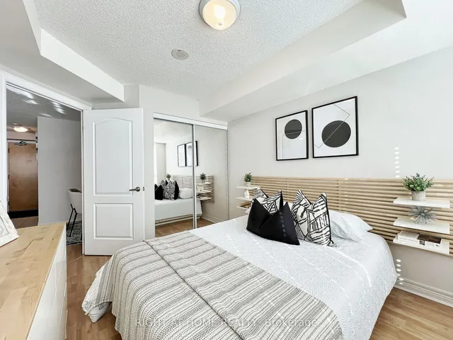 Additional image 18 of 212 Eglinton Ave Unit 502