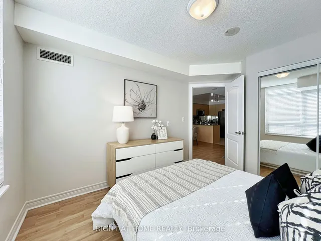 Additional image 16 of 212 Eglinton Ave Unit 502