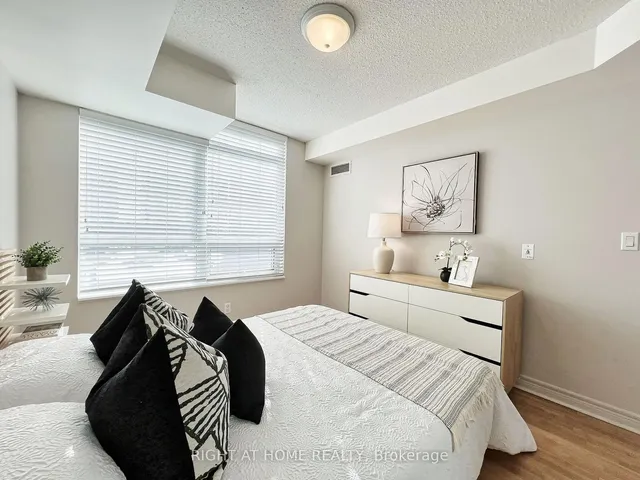 Additional image 15 of 212 Eglinton Ave Unit 502