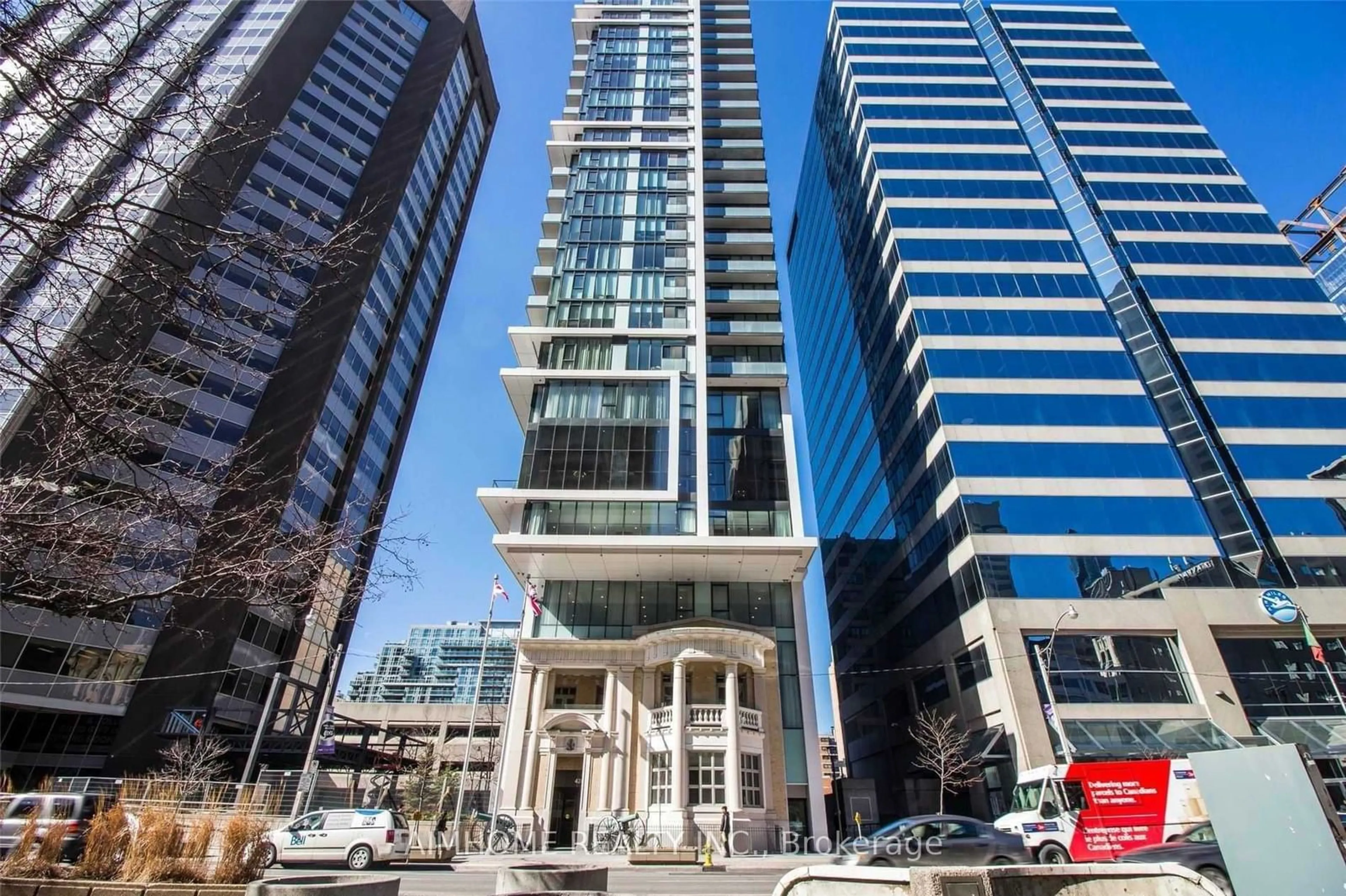 Indoor foyer for 426 University Ave #2710, Toronto Ontario M5G 1S9