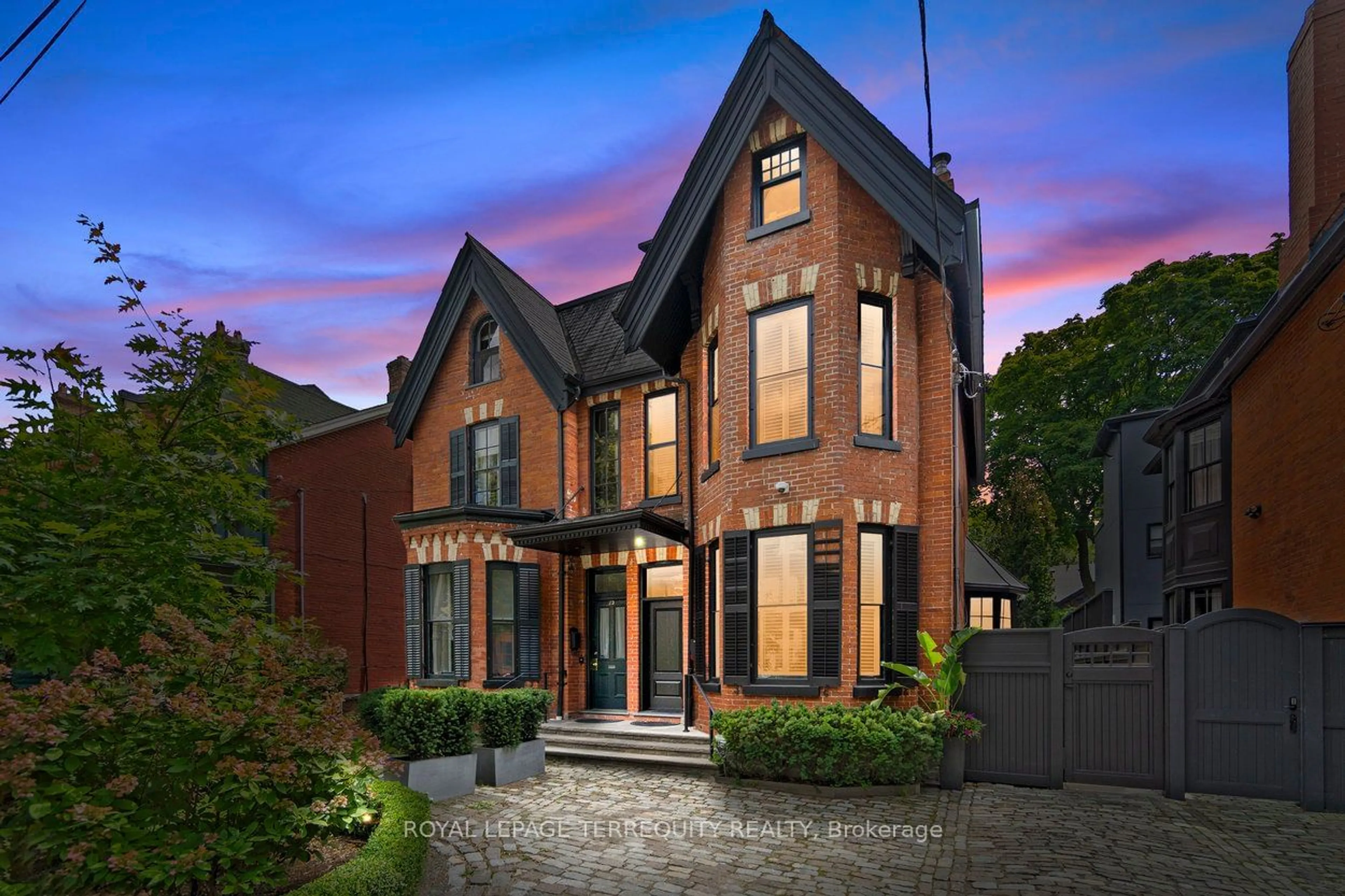 Home with brick exterior material, street for 25 Bernard Ave, Toronto Ontario M5R 1R3