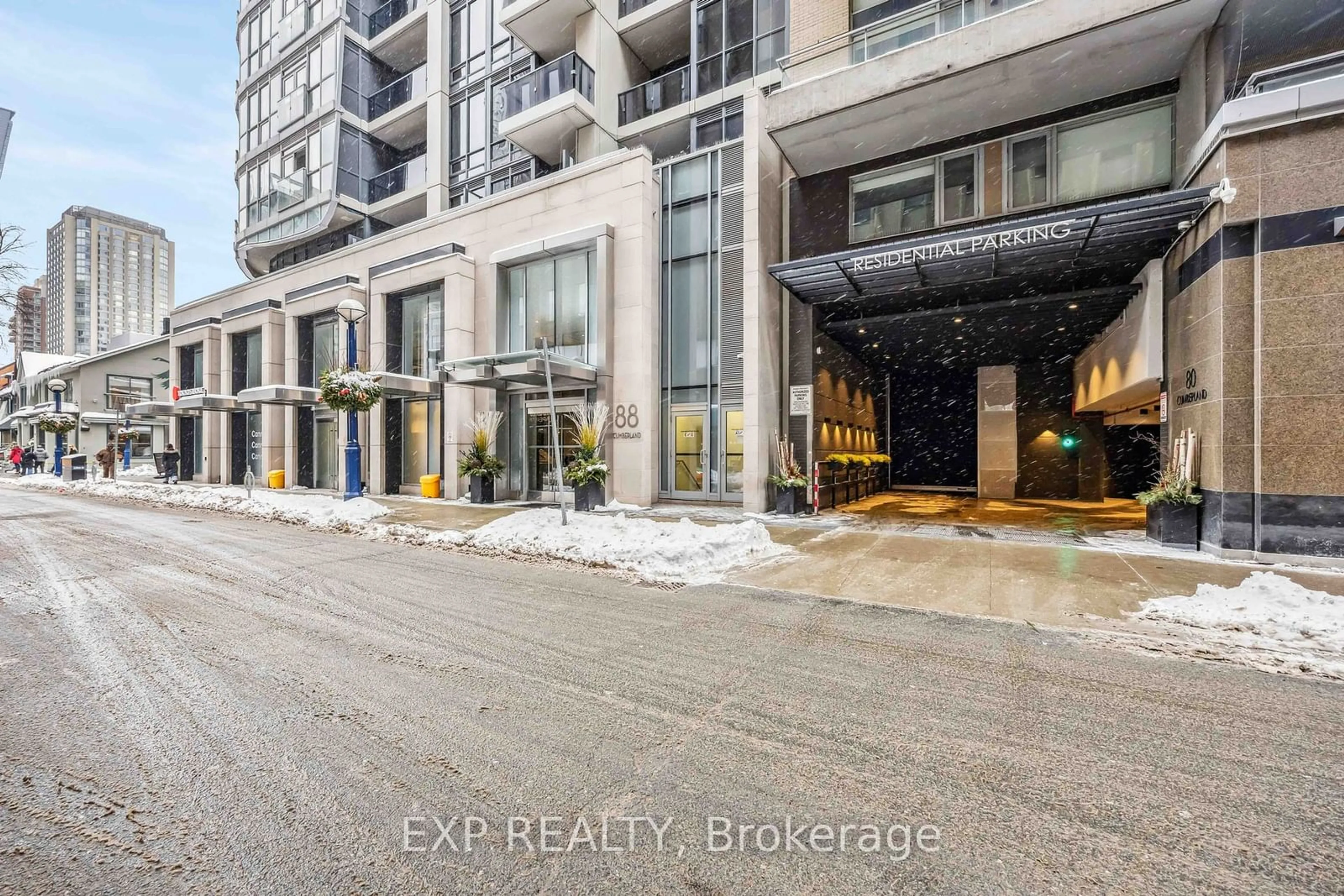 Indoor entryway for 88 Cumberland St #1907, Toronto Ontario M5R 0C8