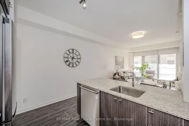 Additional image 33 of 18 Rean Dr Unit 523