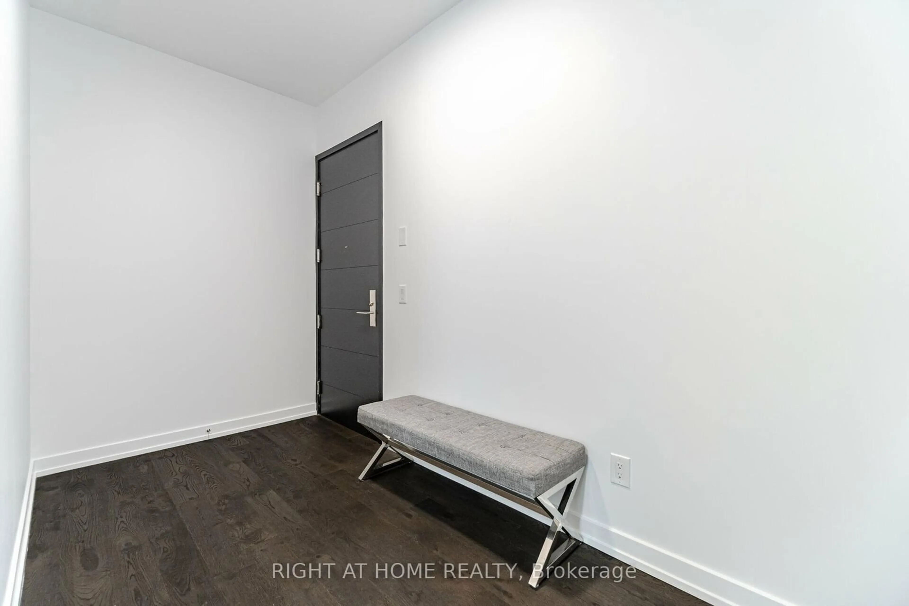 A pic of a room for 488 University Ave #2507, Toronto Ontario M5G 0C1