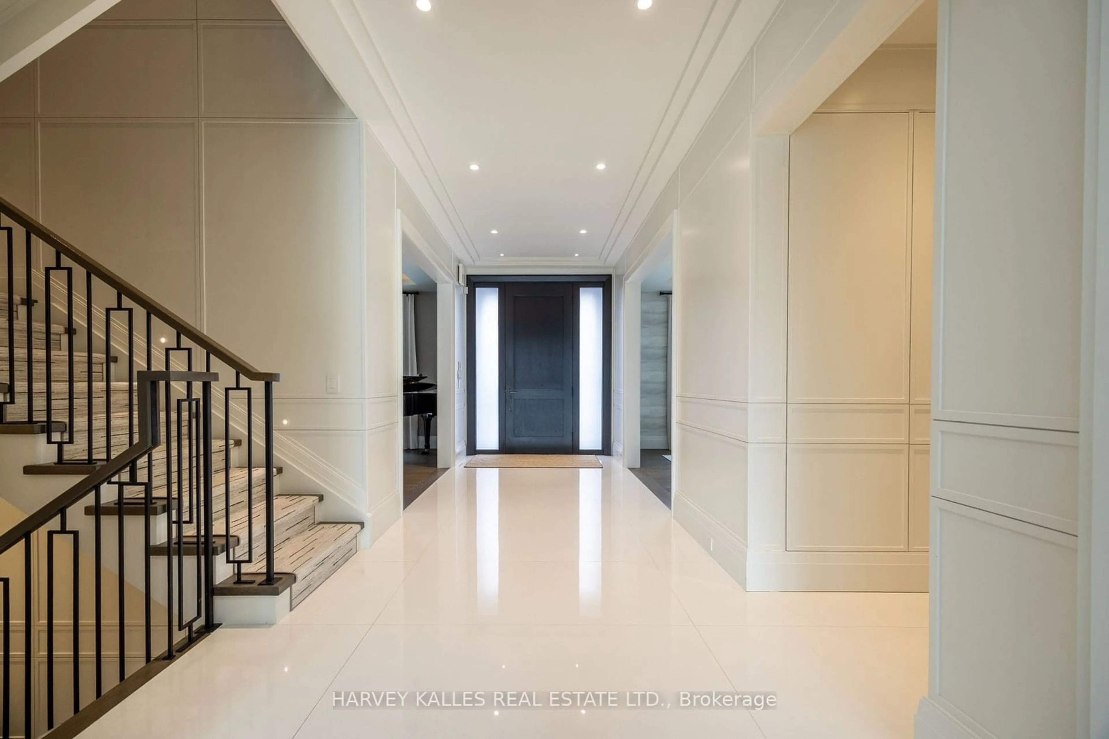 Indoor foyer for 65 Glengowan Rd, Toronto Ontario M4N 1G3