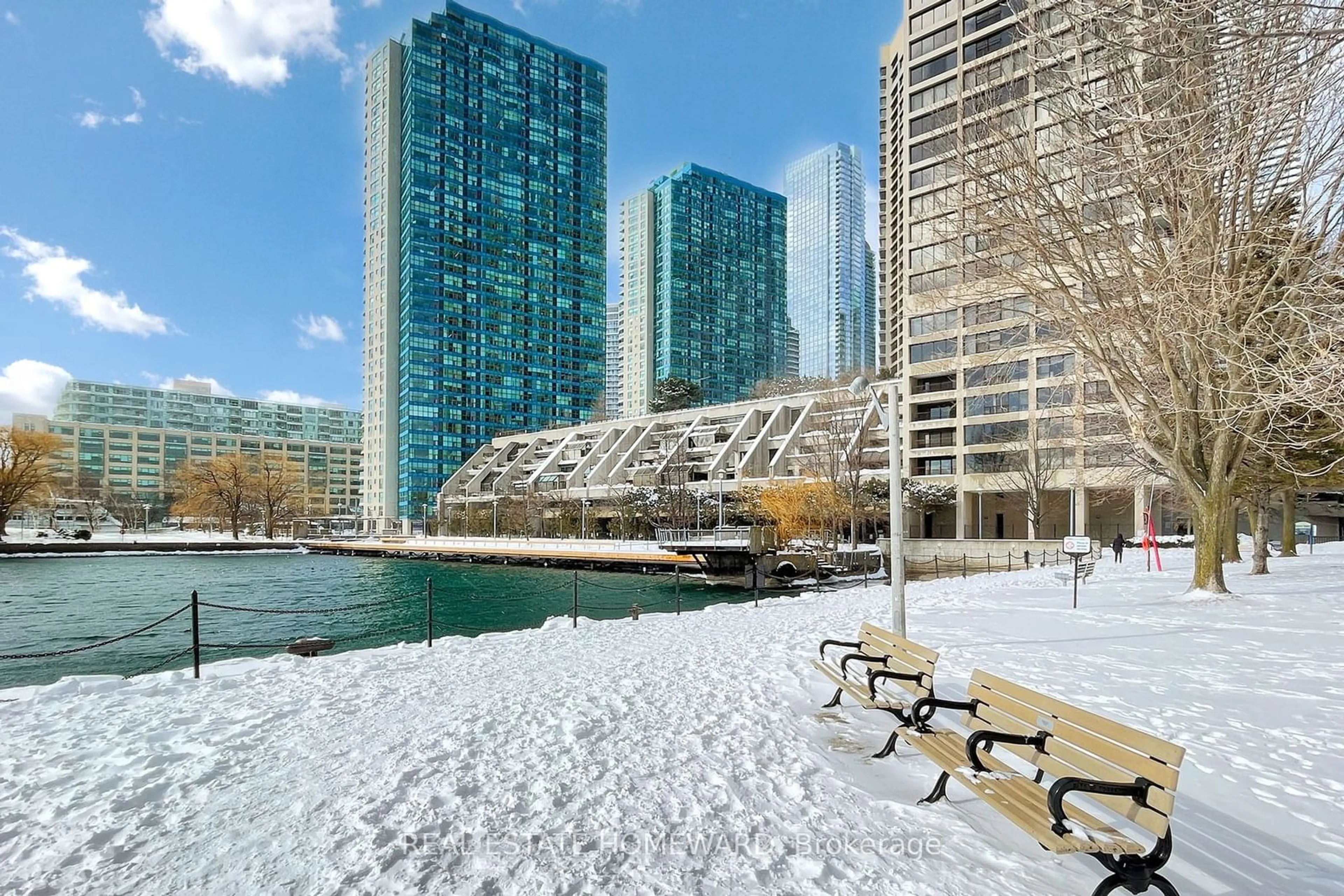 Patio, water/lake/river/ocean view for 65 Harbour Sq #1404, Toronto Ontario M5J 2L4