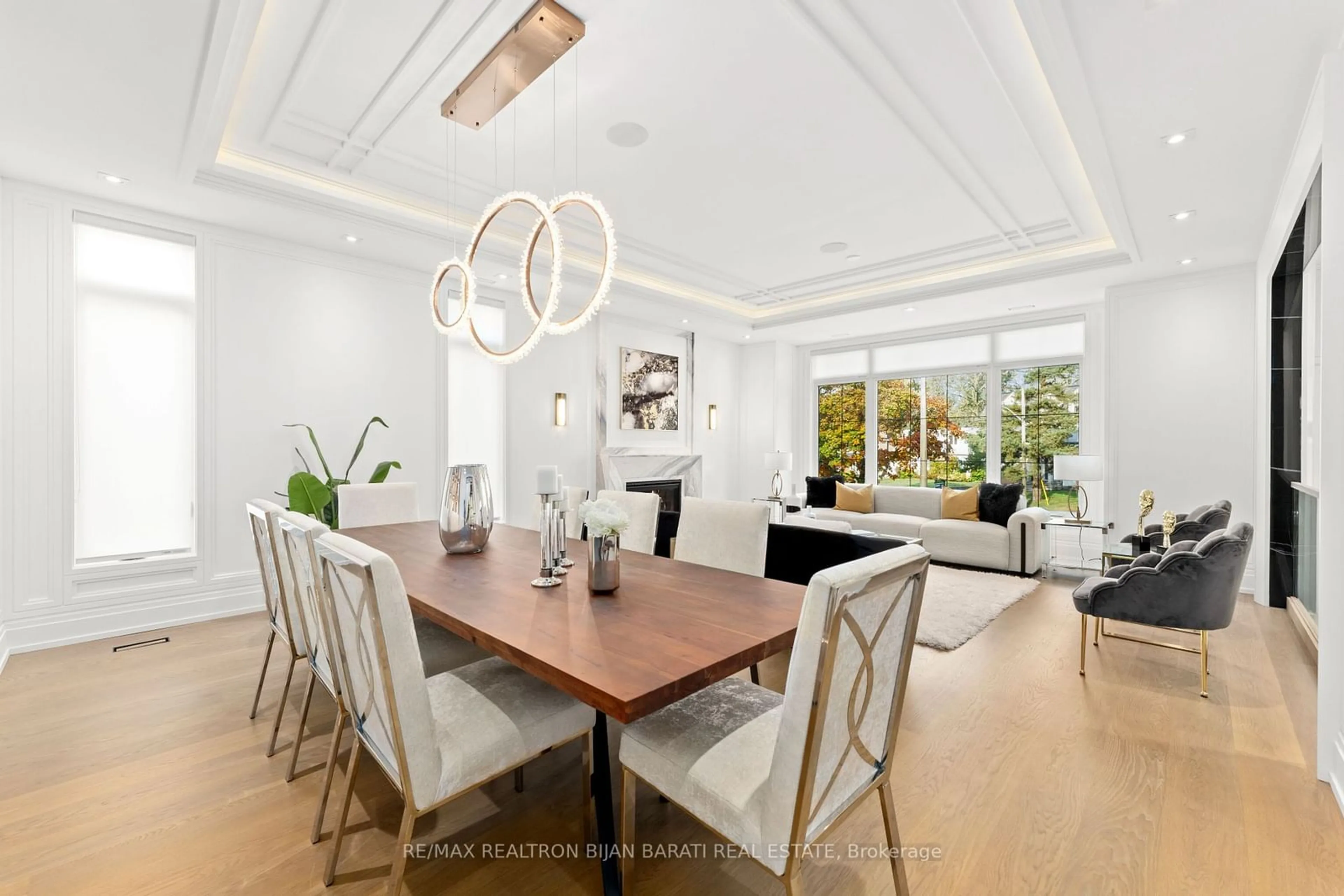 Dining room, wood/laminate floor for 17 Waring Crt, Toronto Ontario M2N 4G6