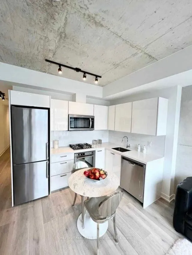 Additional property image - 55 Ontario St Unit 713
