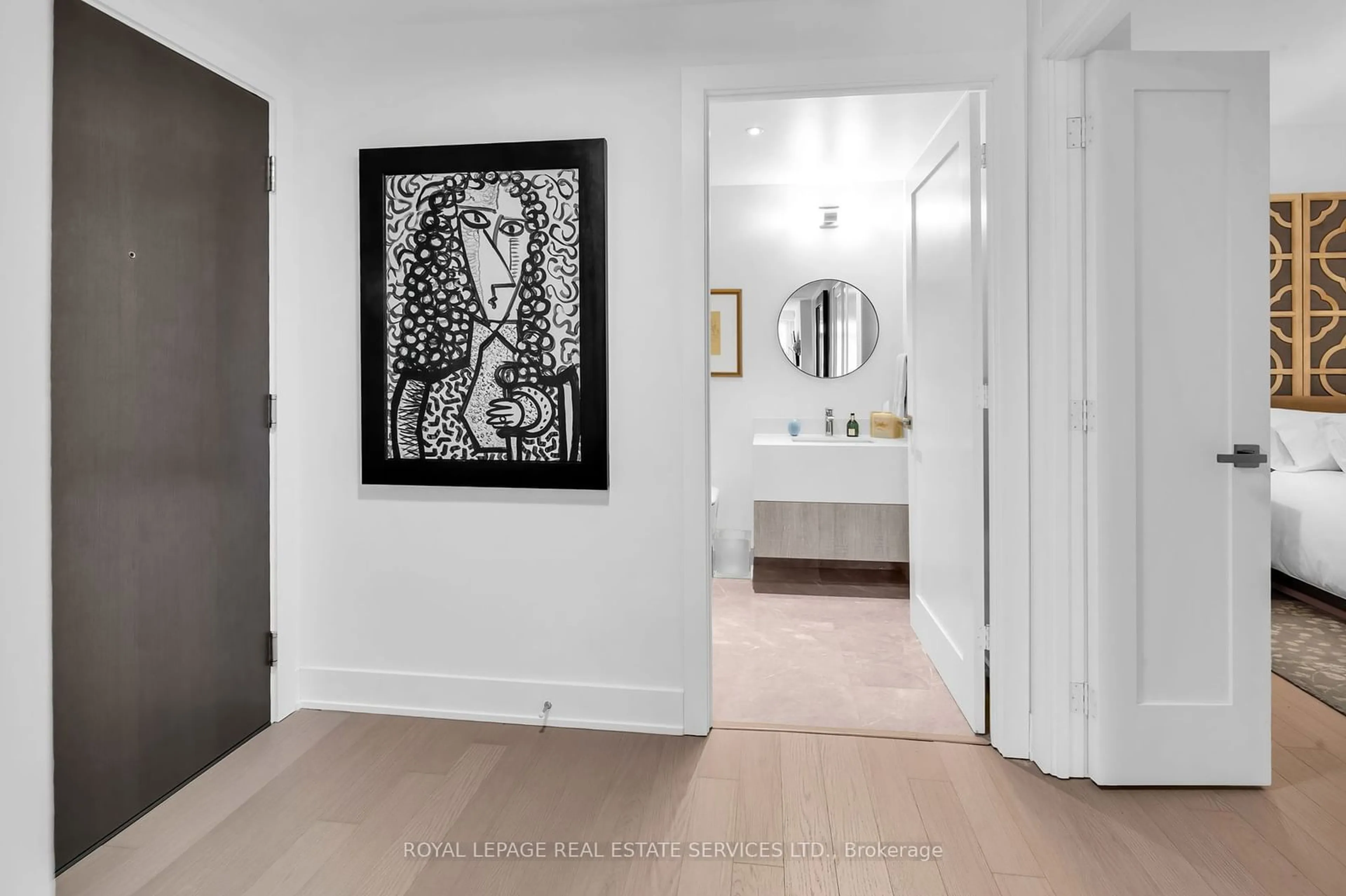 Indoor entryway for 6 Jackes Ave #506, Toronto Ontario M4T 0A5