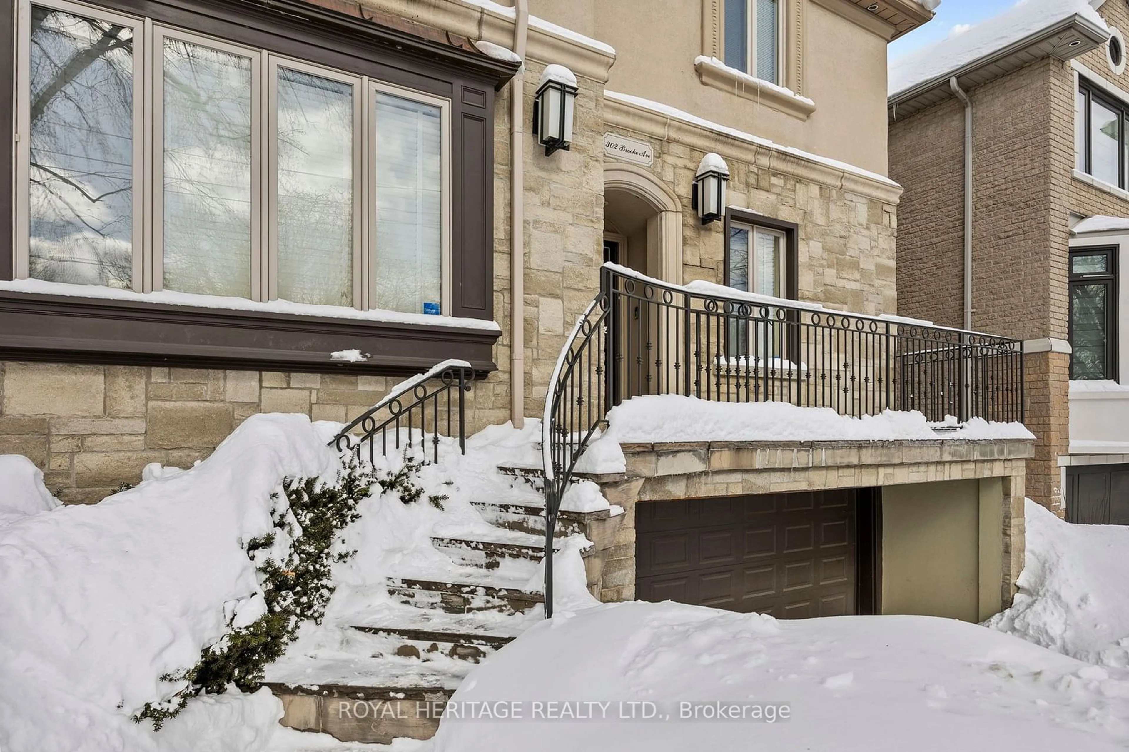 Stairs for 302 Brooke Ave, Toronto Ontario M5M 2L2