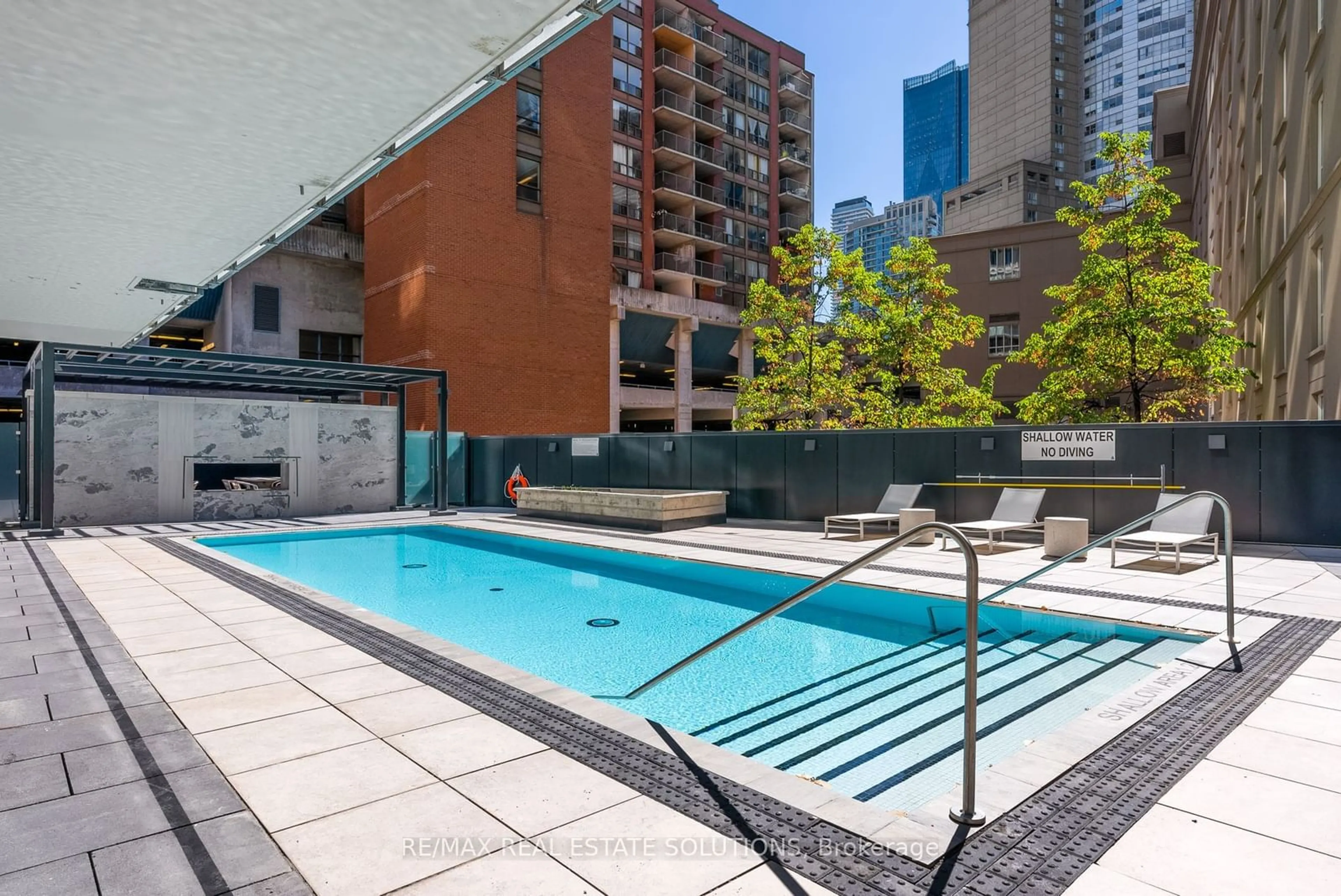 Pool for 2A Church St #2103, Toronto Ontario M5E 0E1