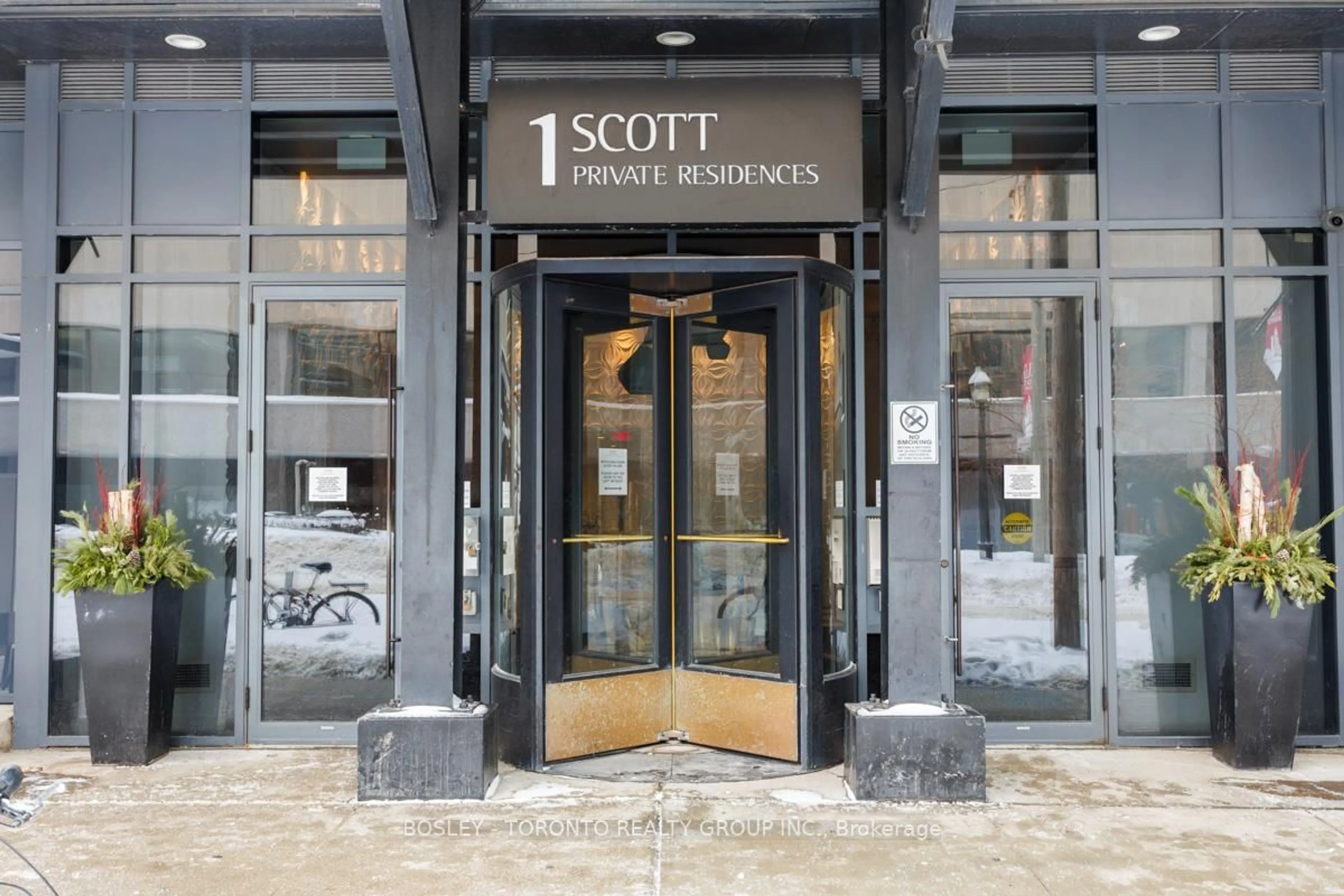 Indoor foyer for 1 Scott St #606, Toronto Ontario M5E 1A1