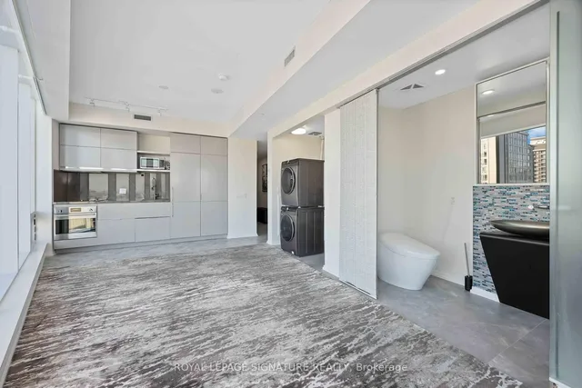 Additional property image - 197 Yonge St Unit 2612