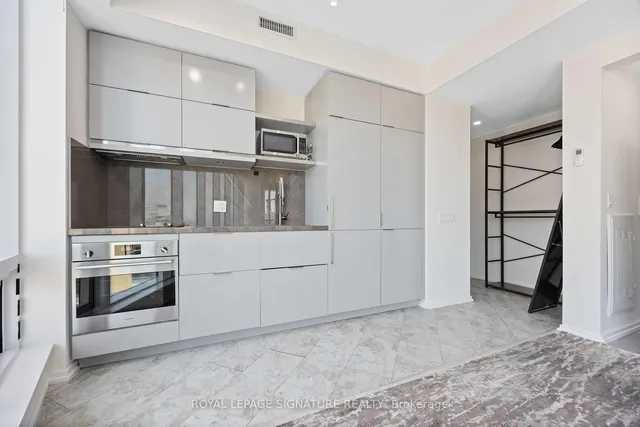 Additional property image - 197 Yonge St Unit 2612