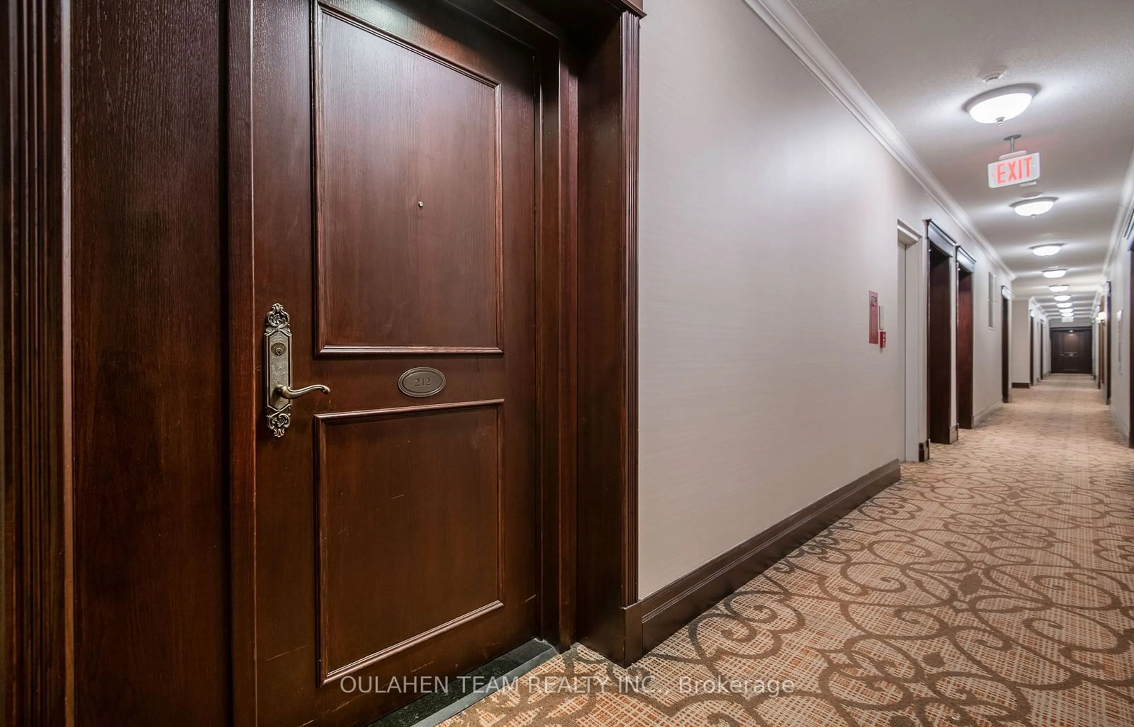 Indoor foyer for 1 Clairtrell Rd #212, Toronto Ontario M2N 7H6