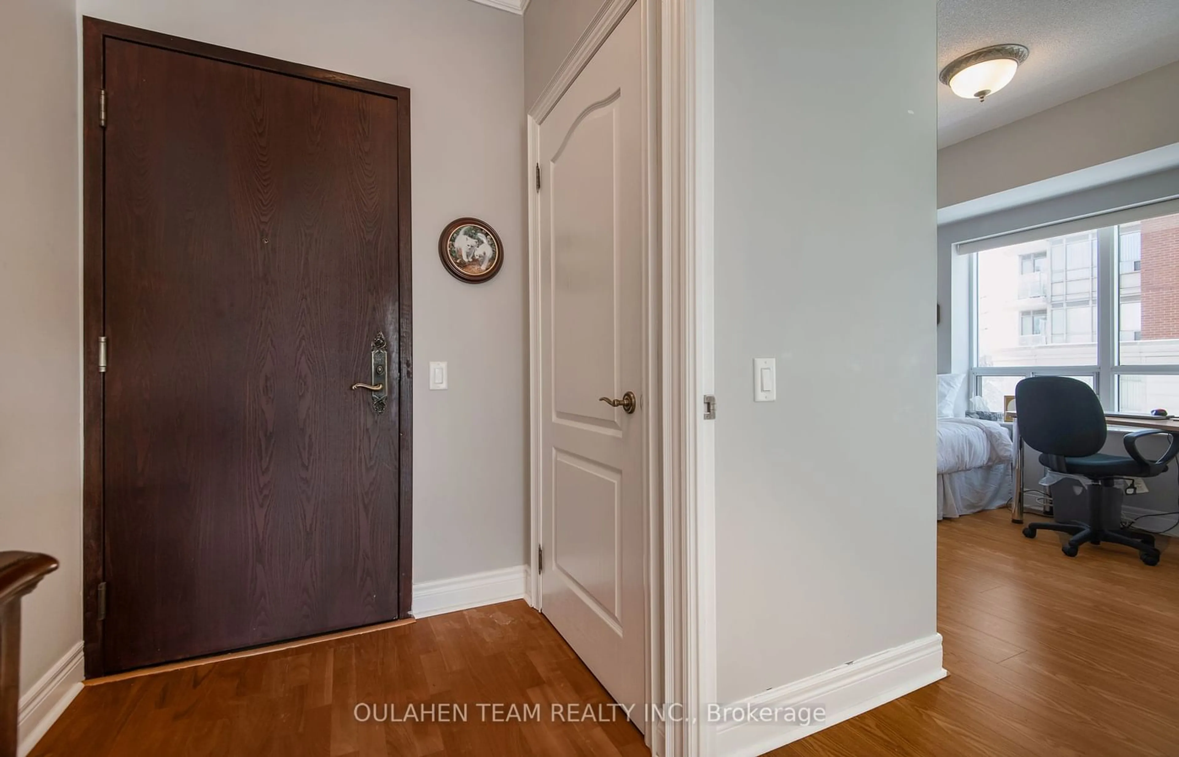 Indoor entryway for 1 Clairtrell Rd #212, Toronto Ontario M2N 7H6