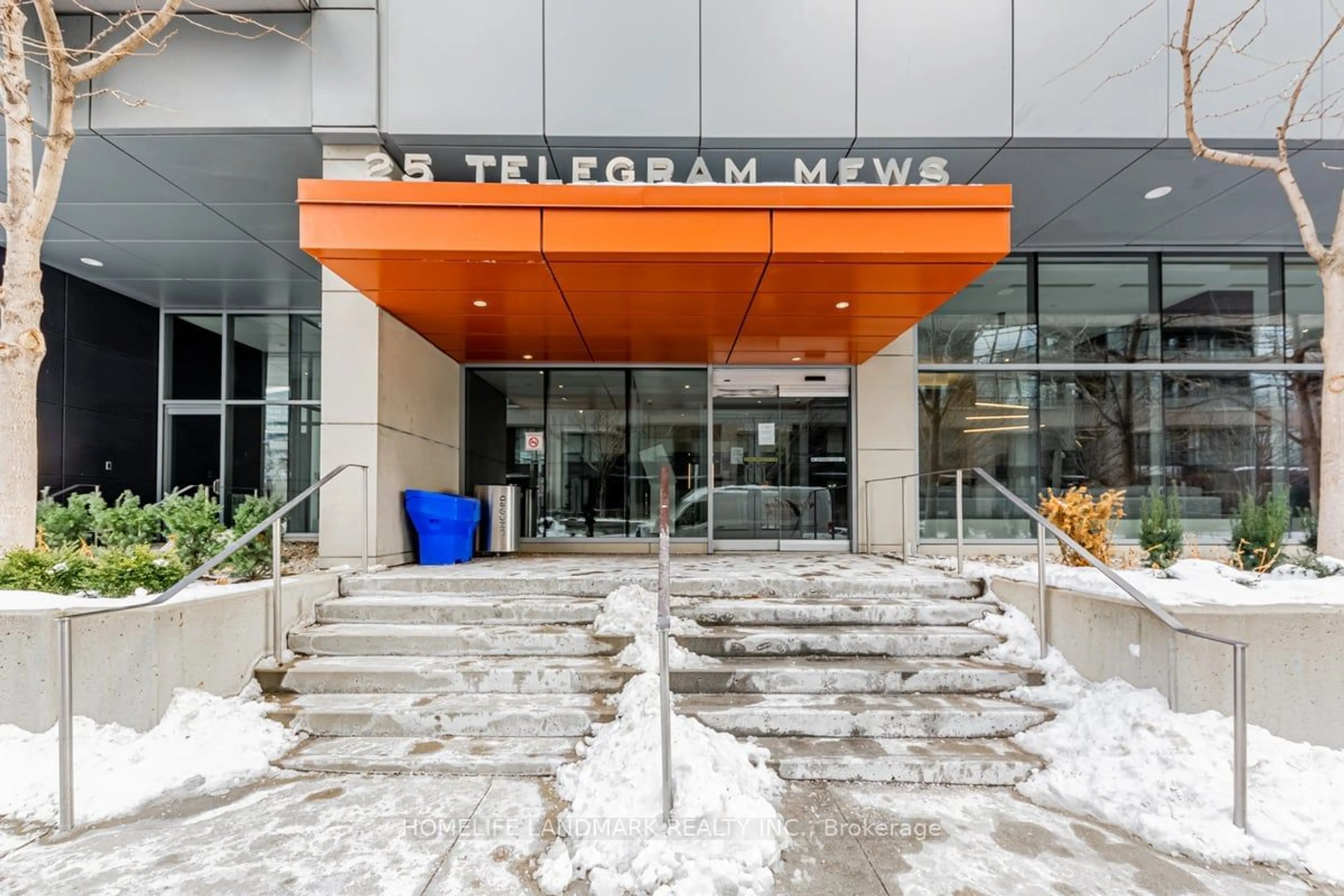 Lobby for 25 Telegram Mews #215, Toronto Ontario M5V 3Z1