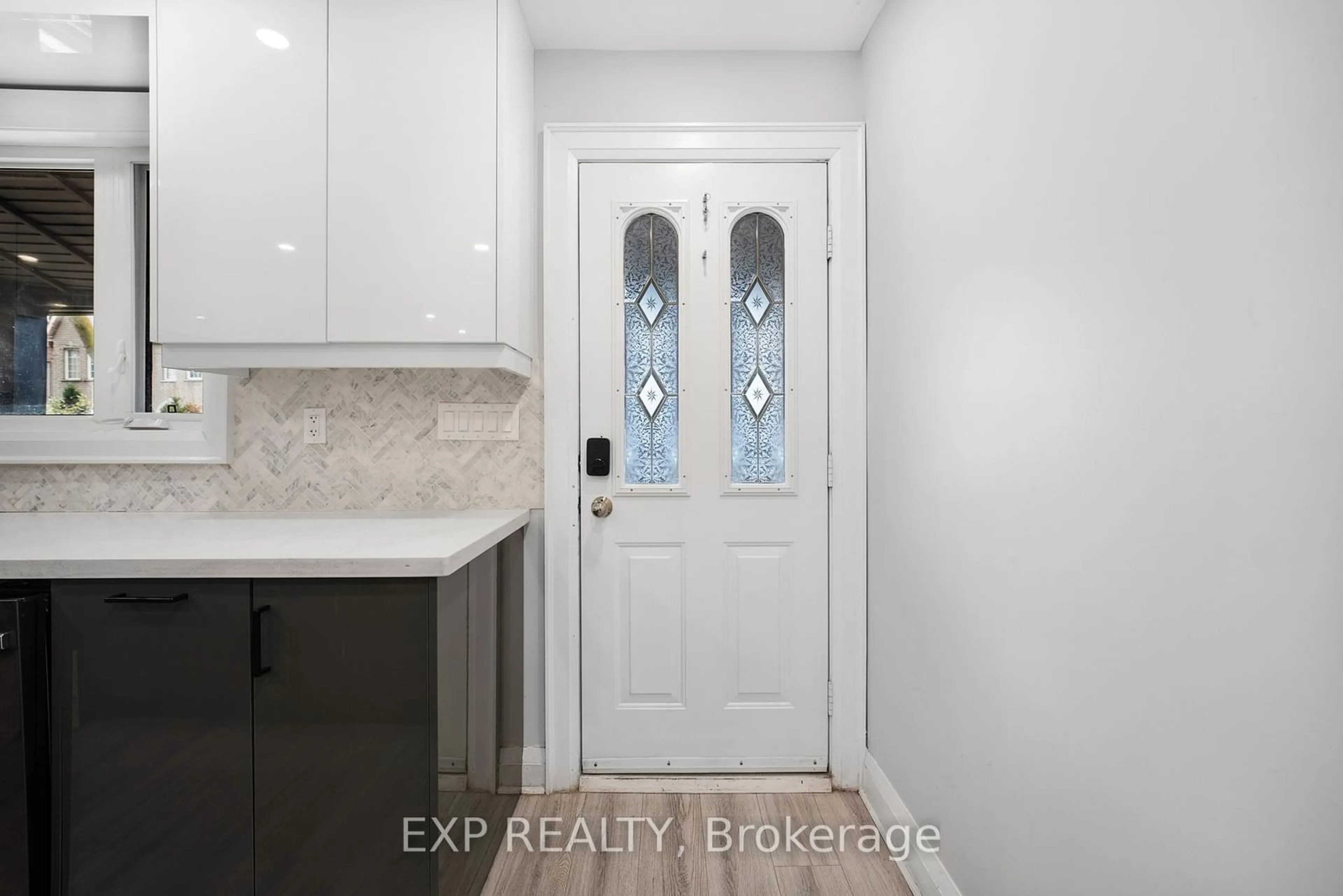 Indoor entryway for 165 Claremont St, Toronto Ontario M6J 2M7