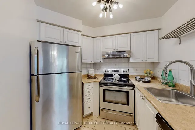 Additional property image - 18 Pemberton Ave Unit PH00