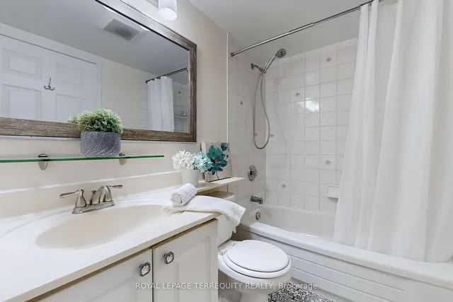 Additional property image - 18 Pemberton Ave Unit PH00