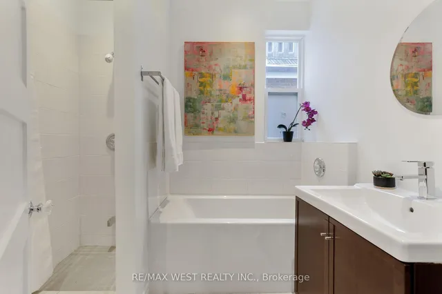 Additional property image - 303 Crawford St