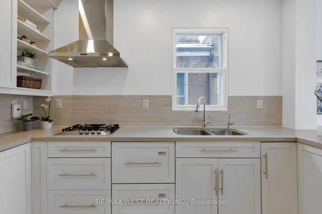 Additional property image - 303 Crawford St