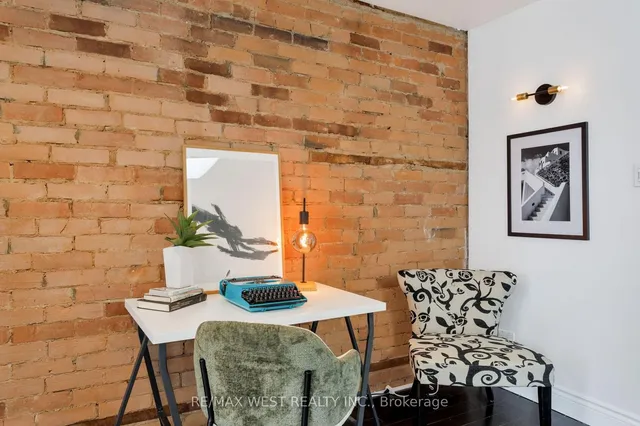 Additional property image - 303 Crawford St