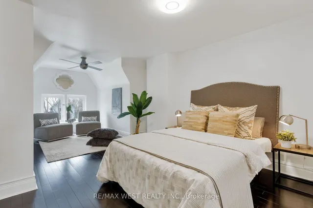 Additional property image - 303 Crawford St