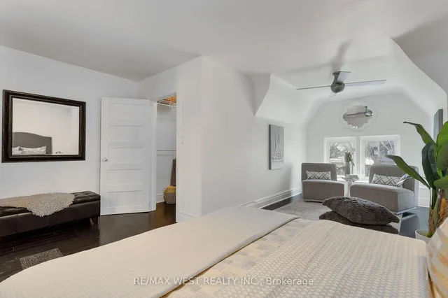 Additional property image - 303 Crawford St