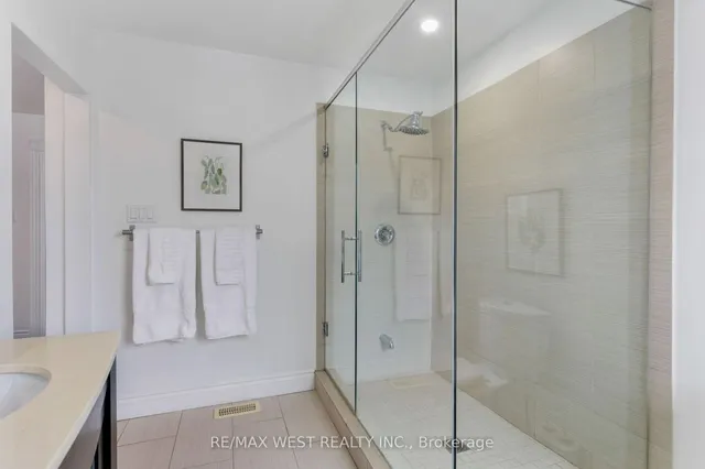Additional property image - 303 Crawford St