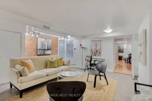Additional property image - 303 Crawford St