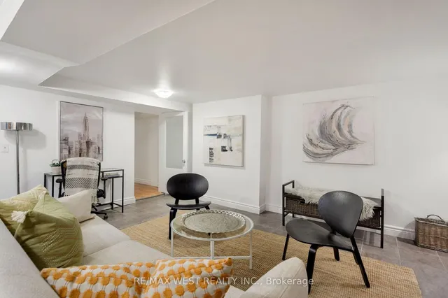 Additional property image - 303 Crawford St