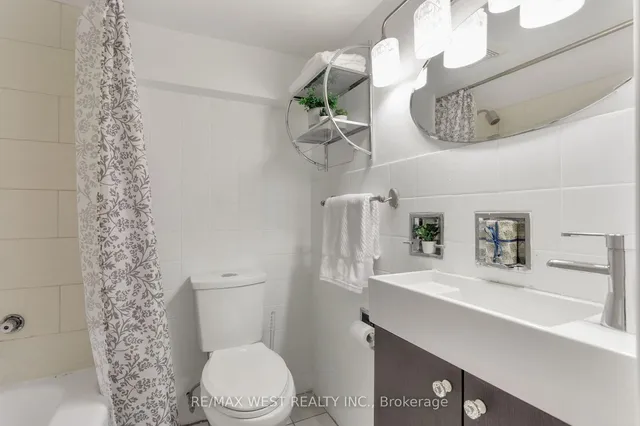 Additional property image - 303 Crawford St