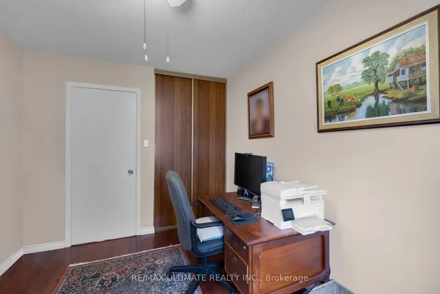 Additional property image - 32 Farm Green Way