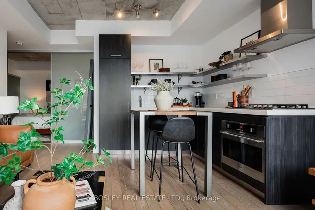 Additional property image - 560 King St Unit 713