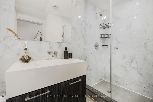 Additional property image - 560 King St Unit 713