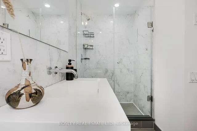 Additional property image - 560 King St Unit 713
