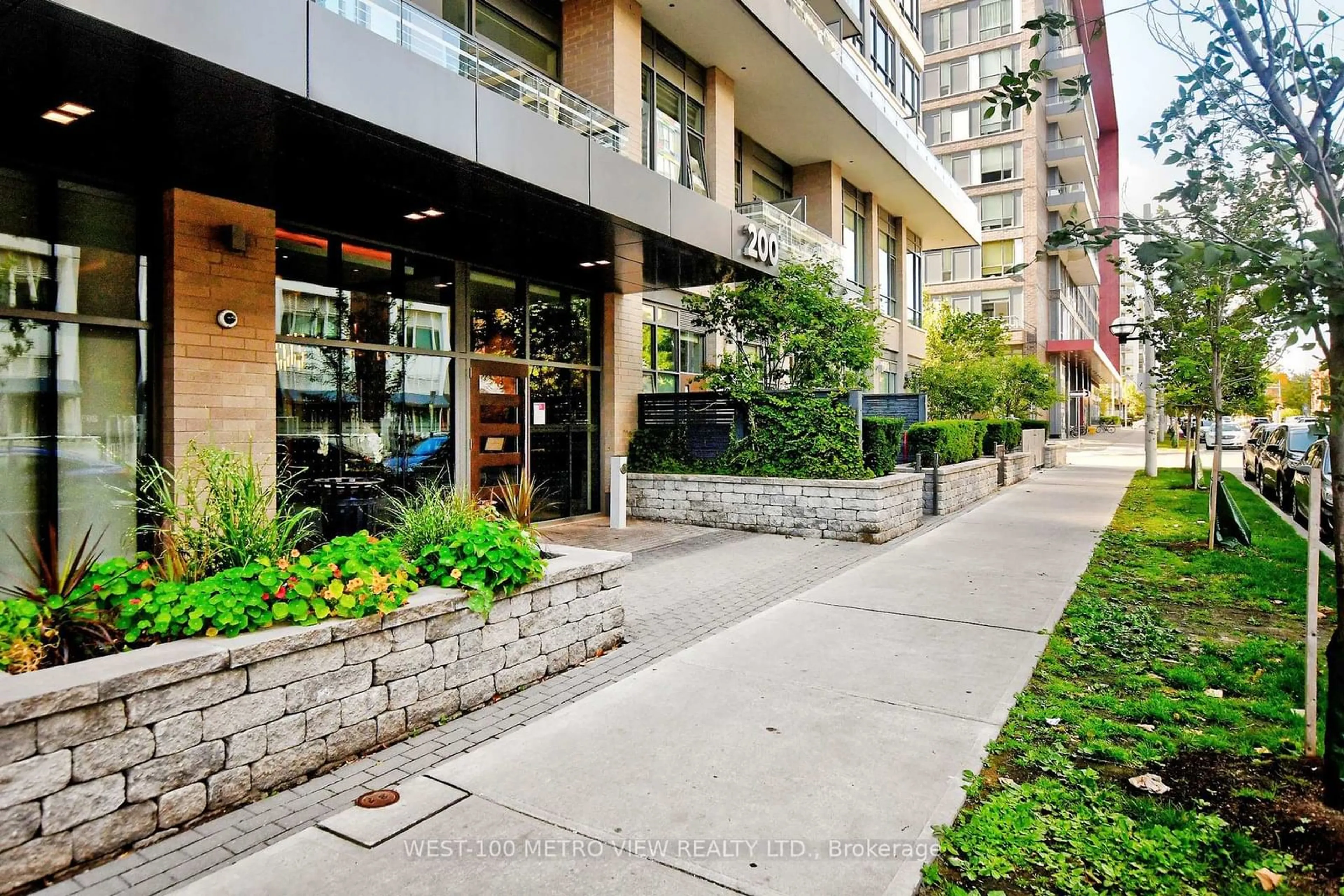 Patio, street for 200 Sackville St #703, Toronto Ontario M5A 0C4