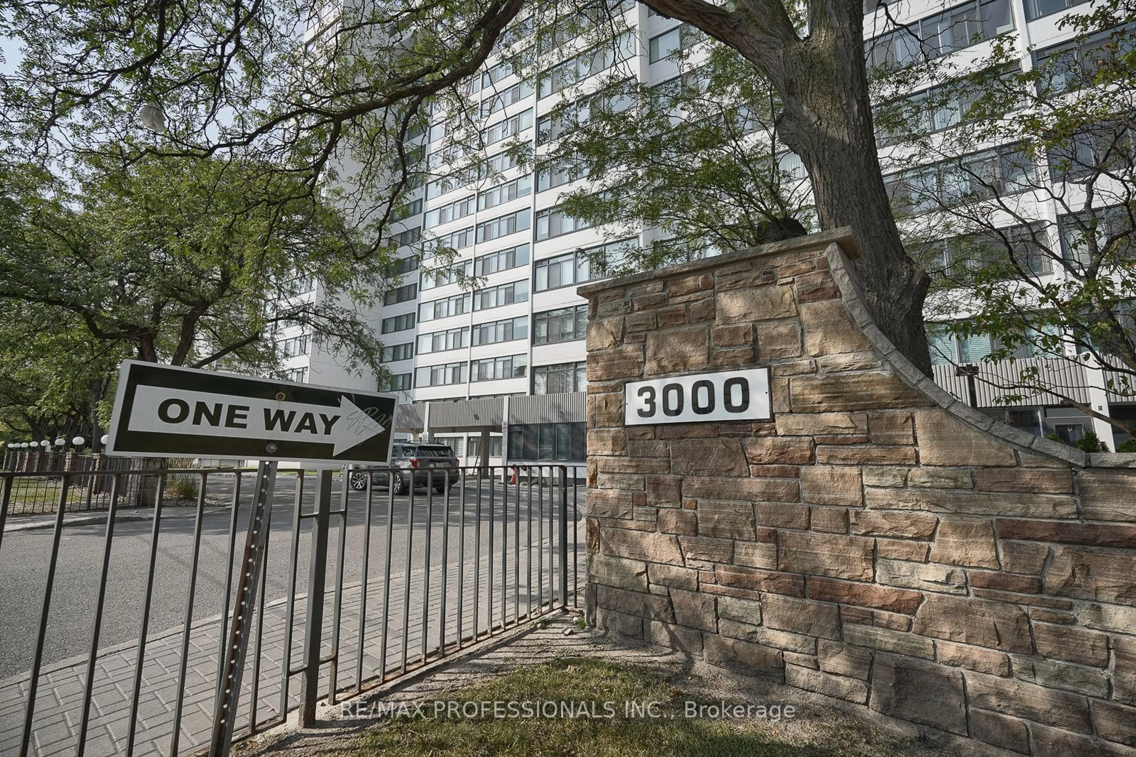 Unknown for 3000 Bathurst St #1205, Toronto Ontario M6B 3B4