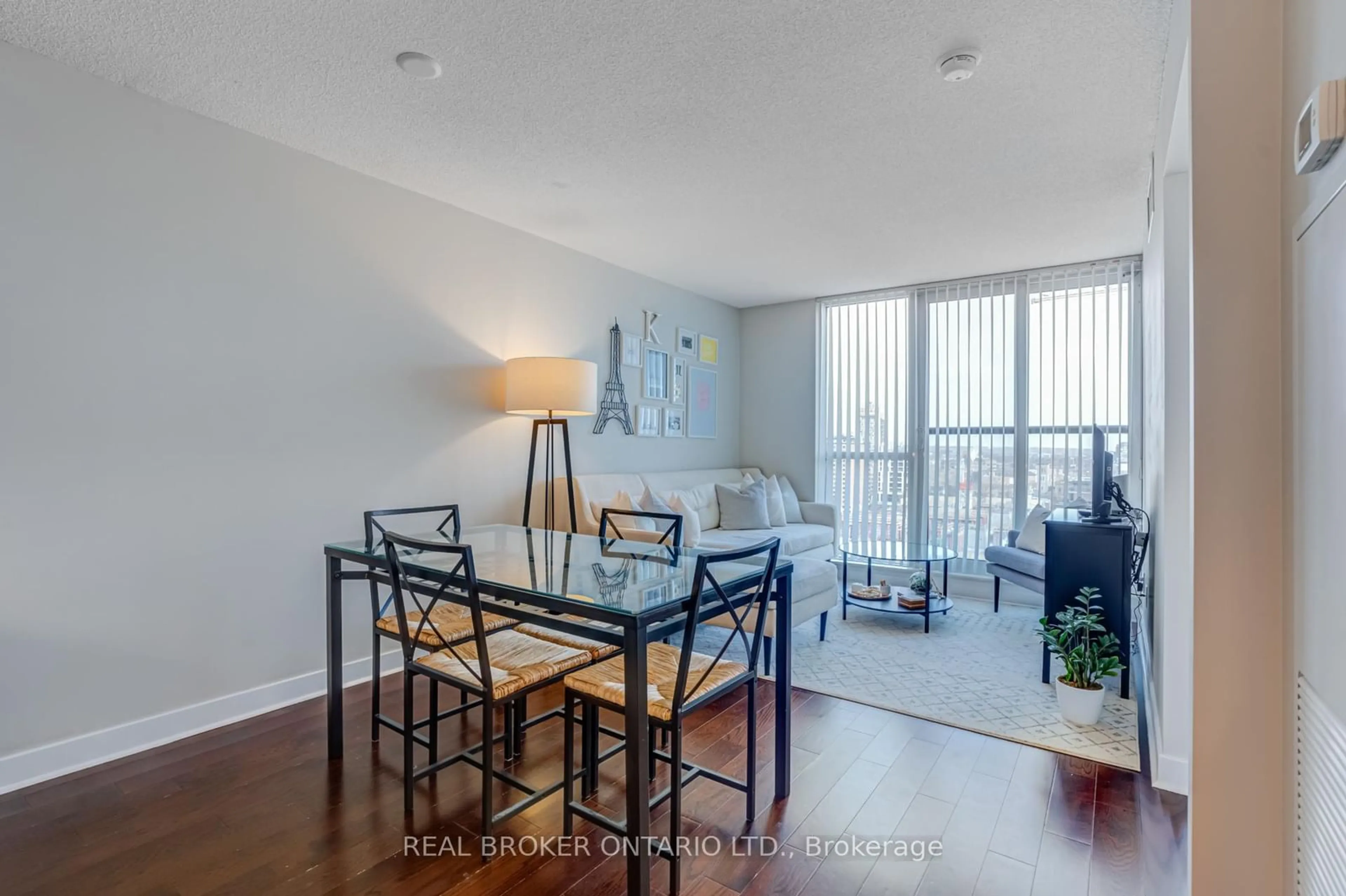 Living room with furniture, wood/laminate floor for 320 Richmond St #1516, Toronto Ontario M5A 1P9