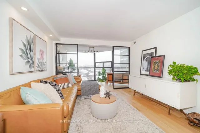 Additional property image - 725 King St Unit 811