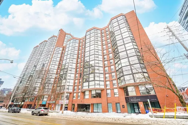 Additional property image - 725 King St Unit 811