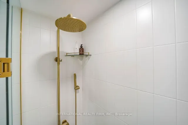 Additional property image - 725 King St Unit 811