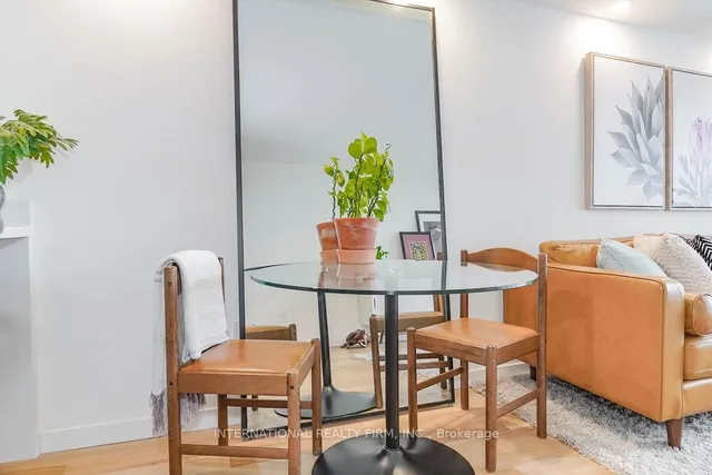 Additional property image - 725 King St Unit 811