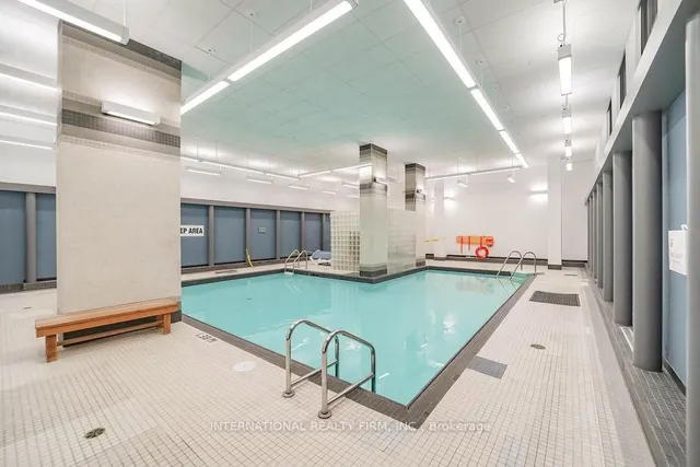 Additional property image - 725 King St Unit 811