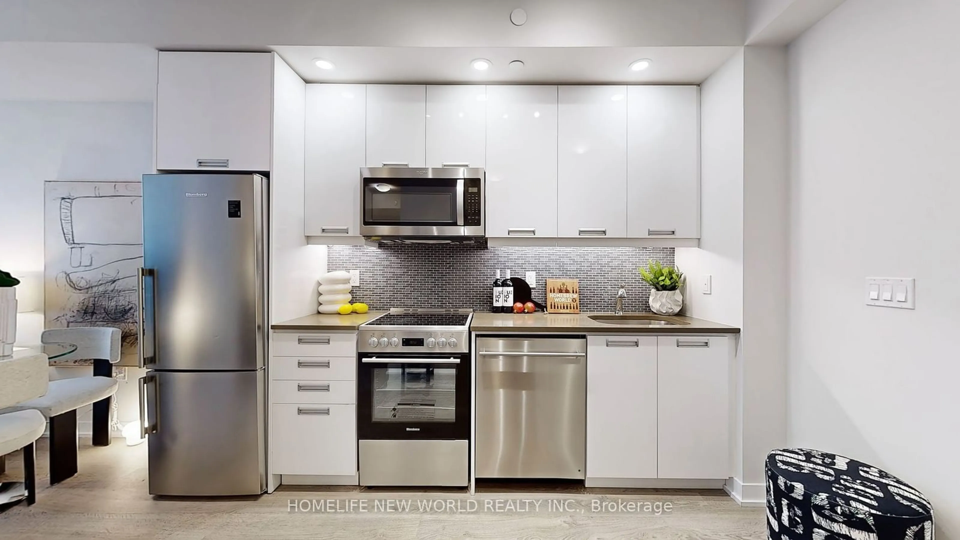 Standard kitchen, ceramic/tile floor for 99 John St #802, Toronto Ontario M5V 0S6