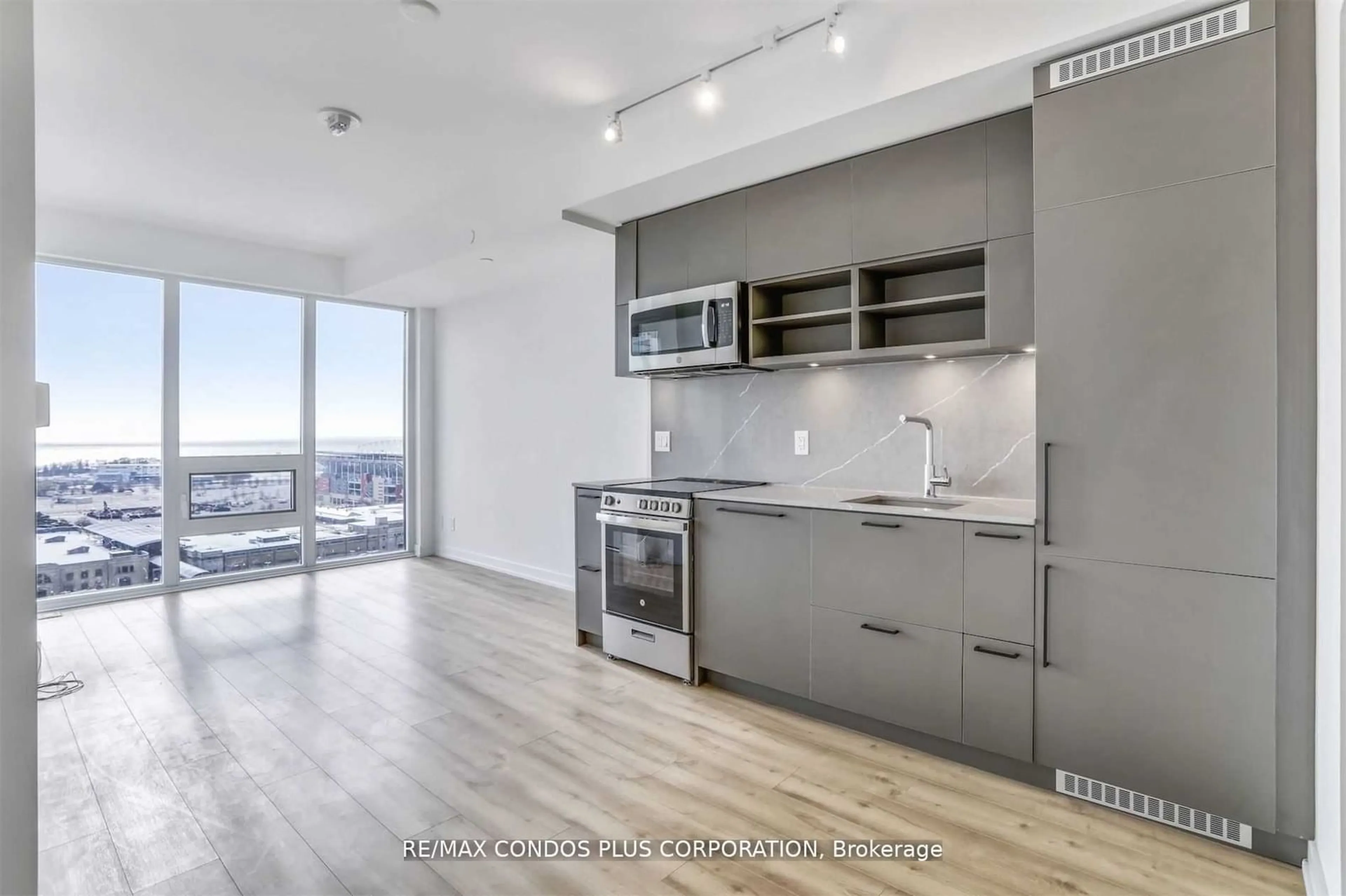 Open concept kitchen, unknown for 135 East Liberty St #1402, Toronto Ontario M6K 3P6