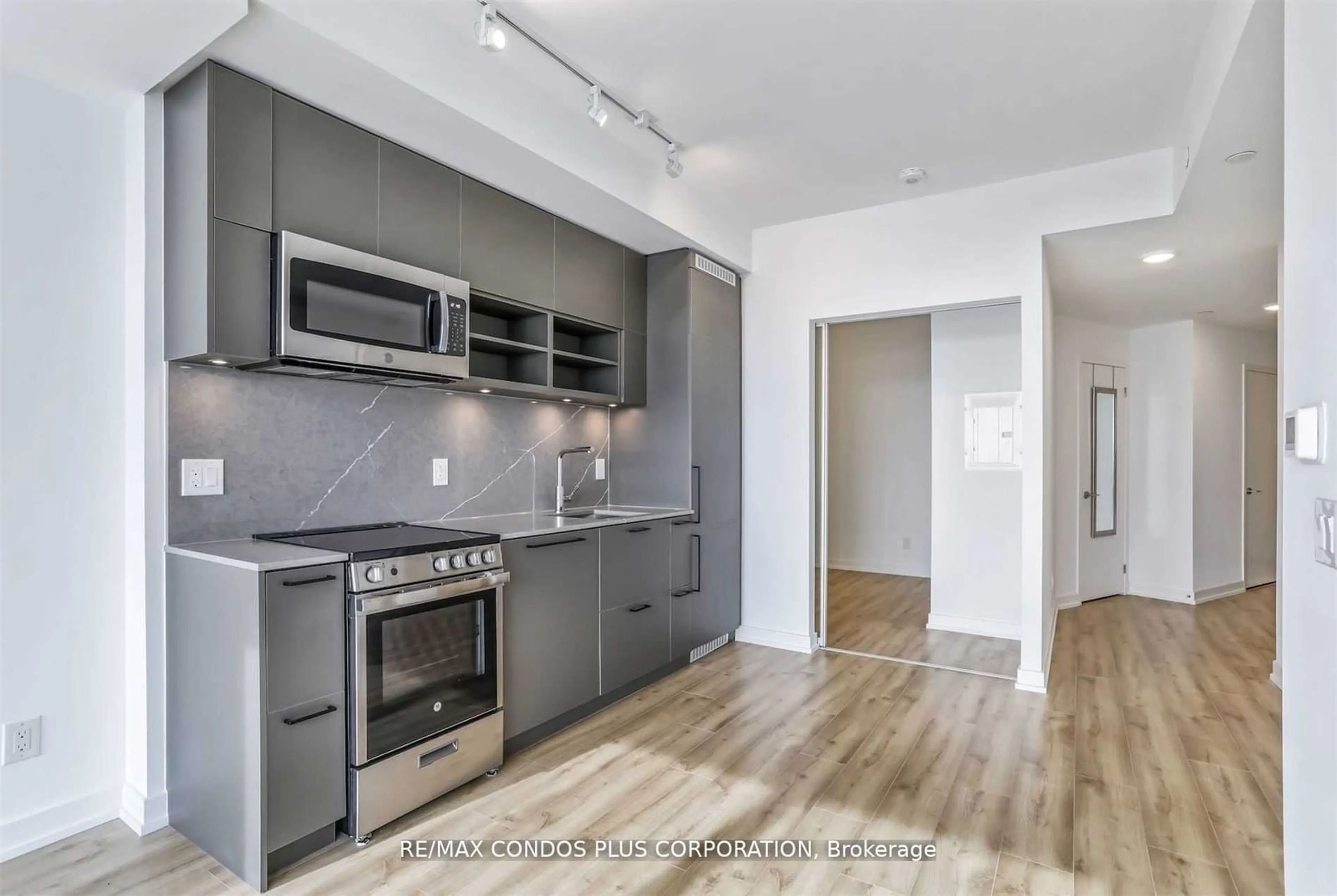 Open concept kitchen, unknown for 135 East Liberty St #1402, Toronto Ontario M6K 3P6