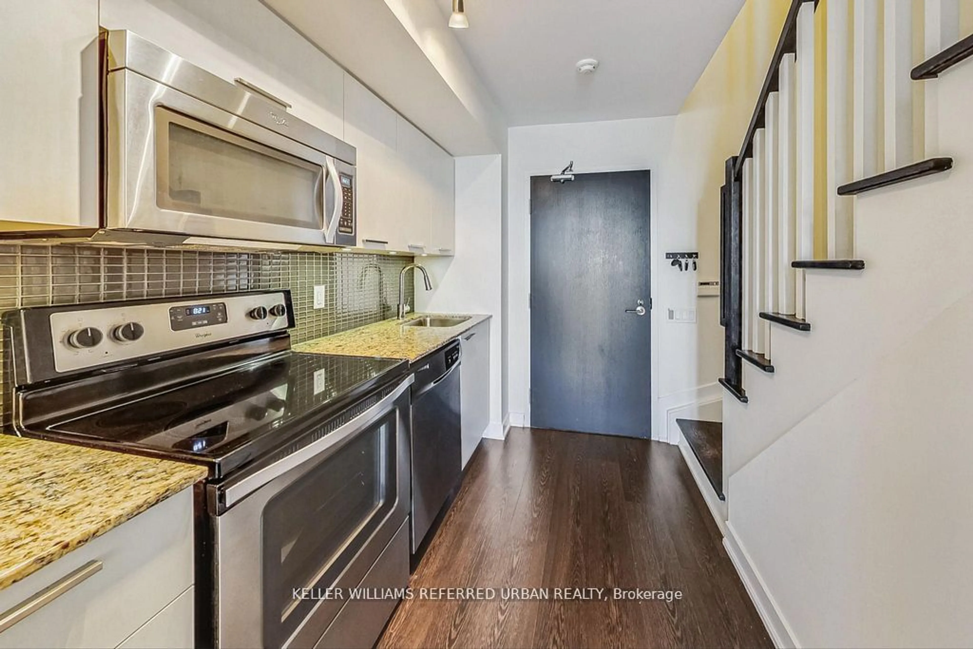 Open concept kitchen, unknown for 775 King St #426, Toronto Ontario M5V 2K3