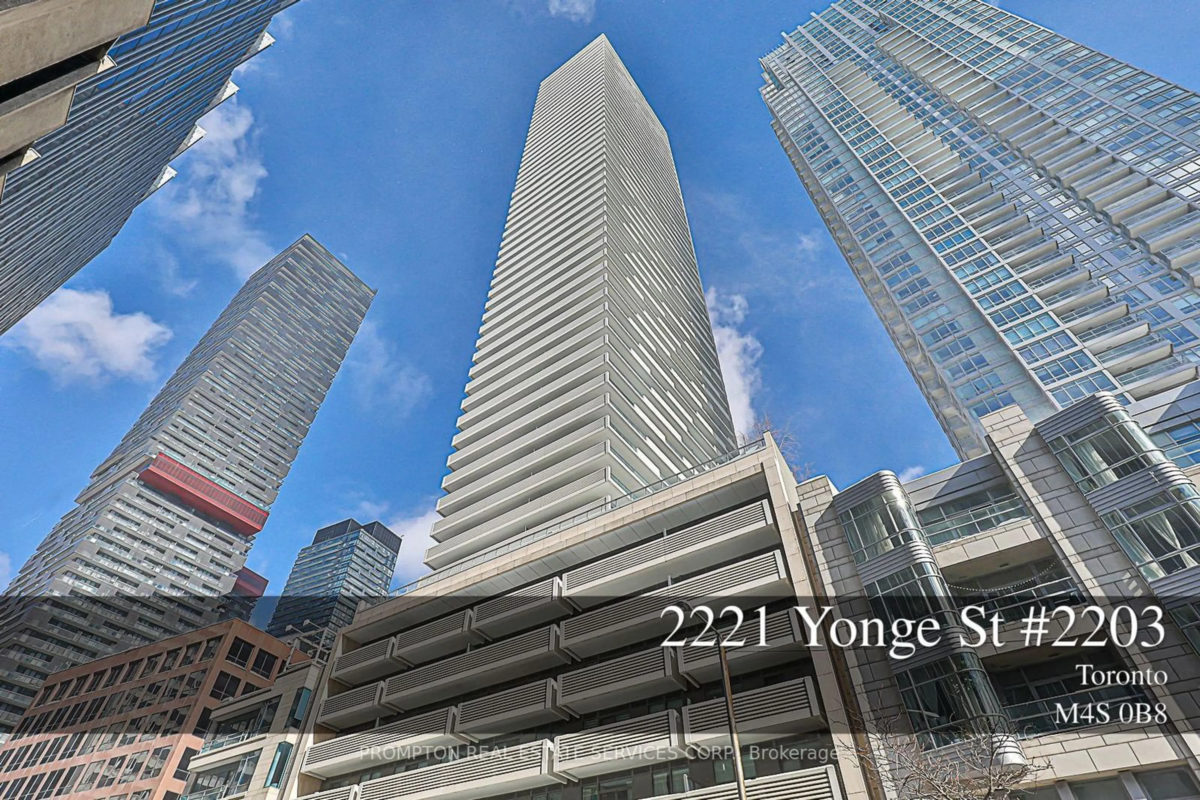 Indoor foyer for 2221 YONGE St #2203, Toronto Ontario M4S 2B4